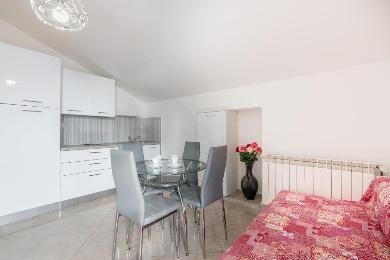 Apartments Vila Dk Malinska Extérieur photo