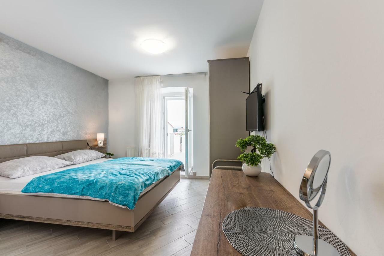 Apartments Vila Dk Malinska Extérieur photo