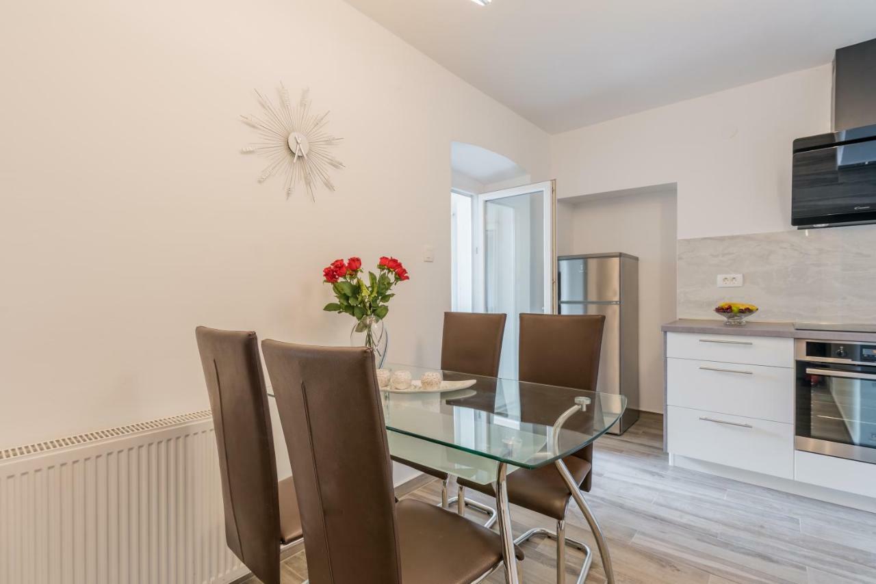 Apartments Vila Dk Malinska Extérieur photo
