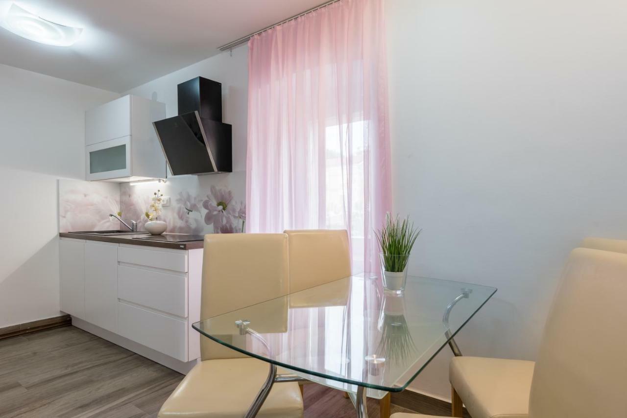 Apartments Vila Dk Malinska Extérieur photo