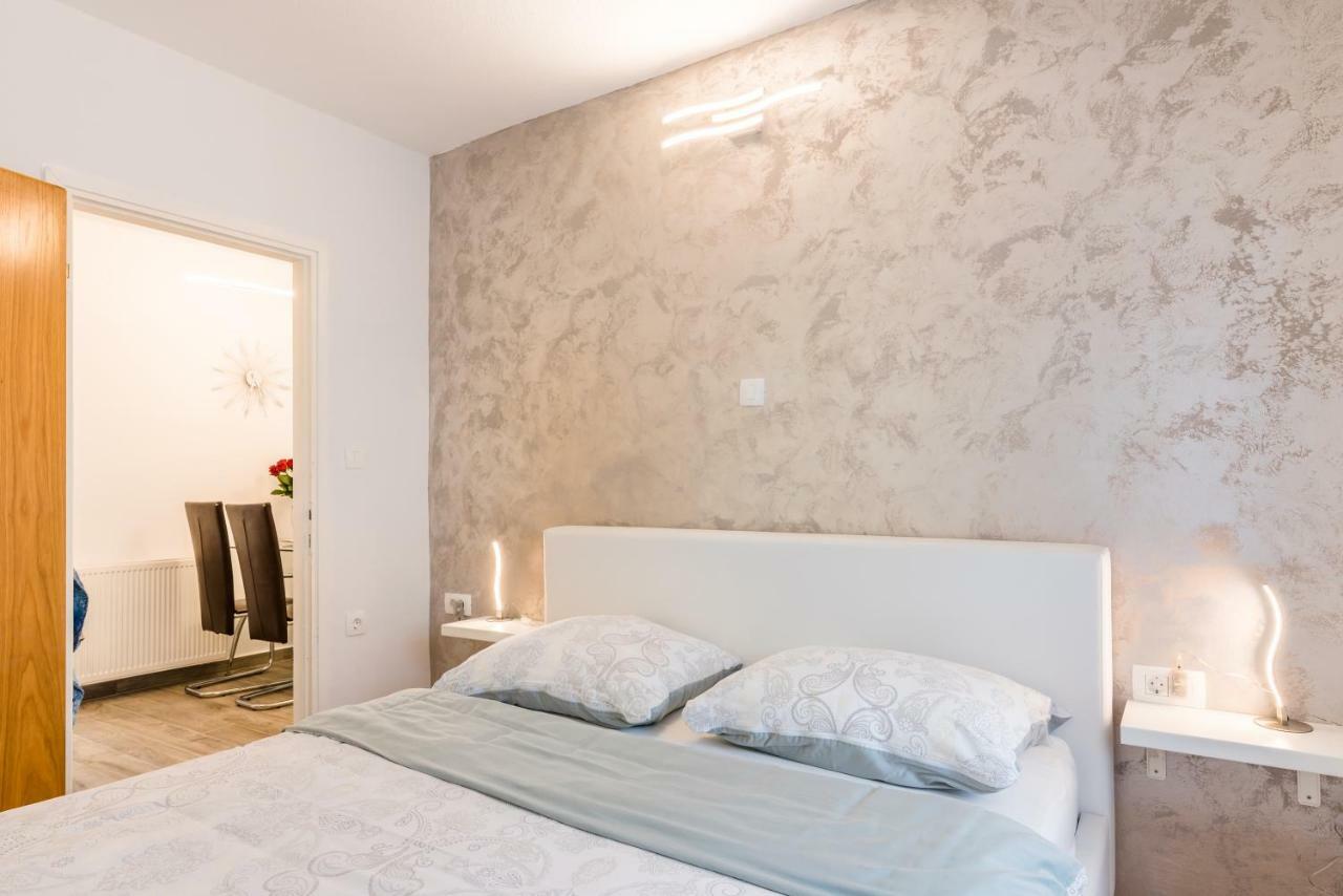 Apartments Vila Dk Malinska Extérieur photo