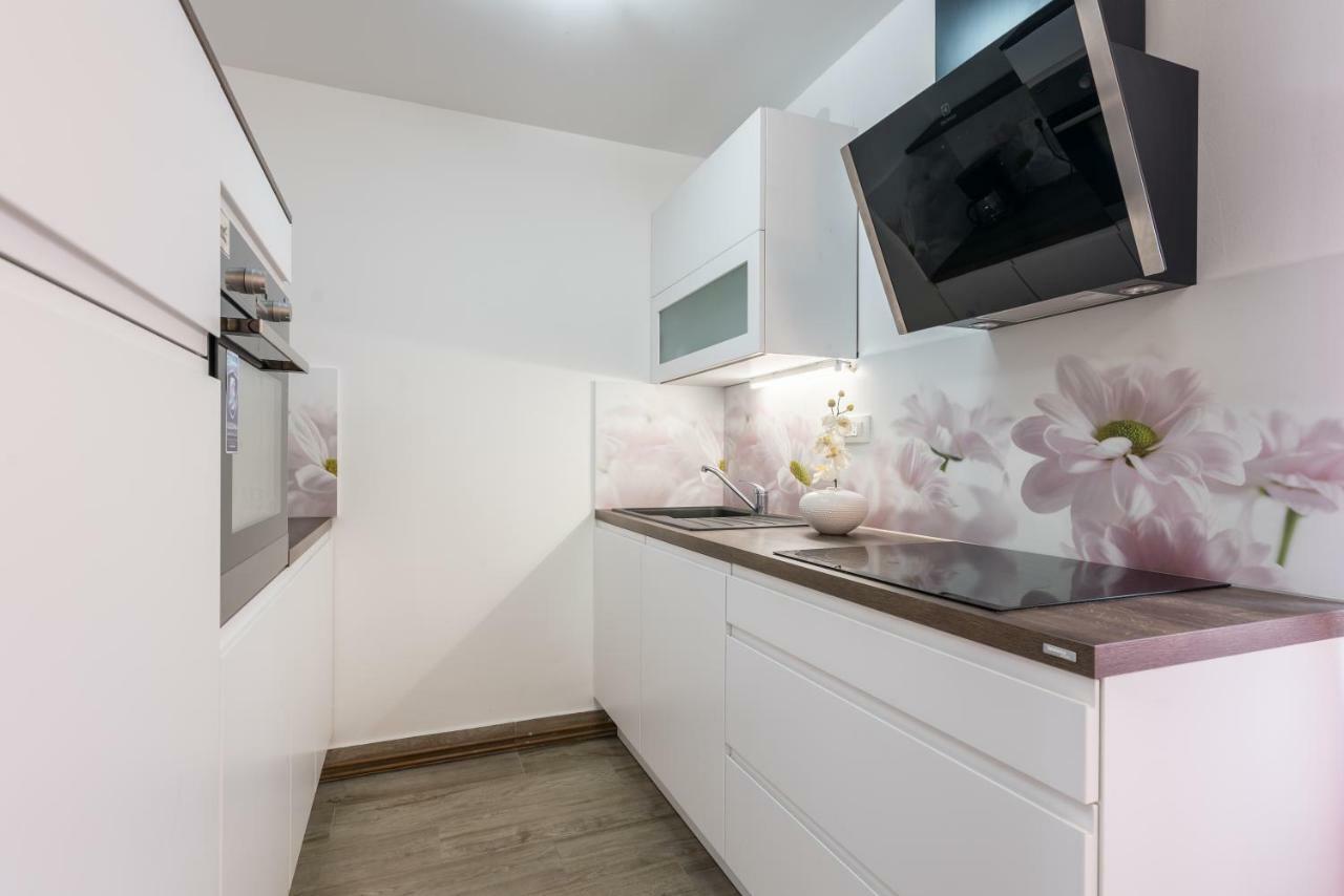 Apartments Vila Dk Malinska Extérieur photo
