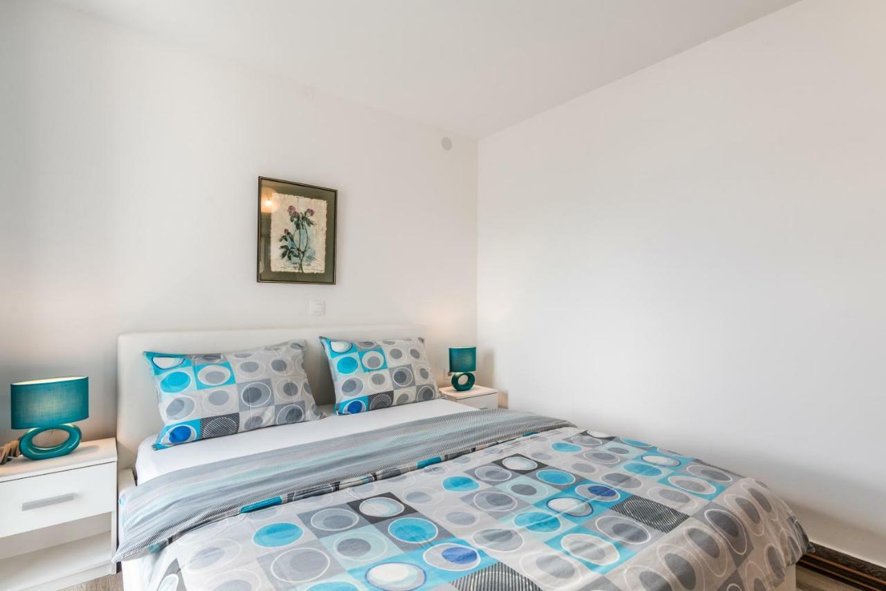 Apartments Vila Dk Malinska Extérieur photo